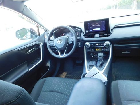 Used 2023 Toyota RAV4 XLE w/ Convenience Package FWD image 7