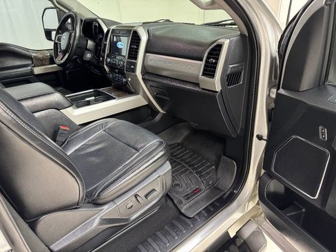 Used 2019 Ford F250 Lariat image 27