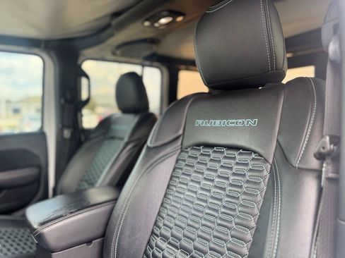 Used 2018 Jeep Wrangler Unlimited Rubicon AWD/4WD image 41