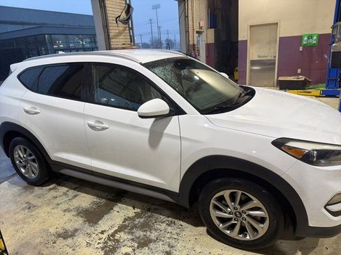Used 2018 Hyundai Tucson SEL image 2