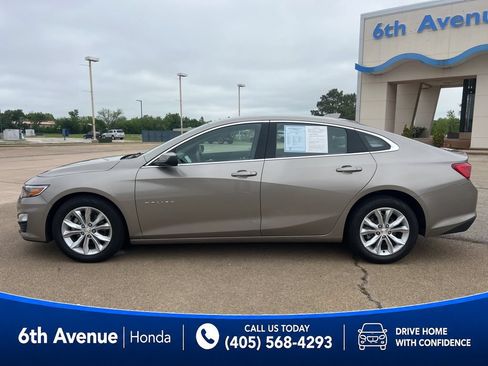 Used 2025 Chevrolet Malibu LT FWD image 2