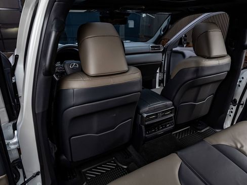 Used 2025 Lexus LX 700h Overtrail w/ Accessory Package (Z1) image 31