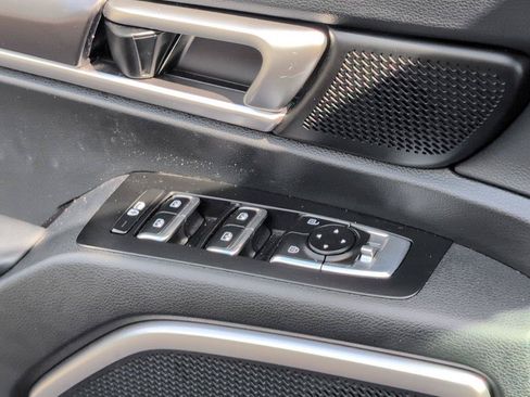 Used 2025 Kia Telluride S FWD image 21
