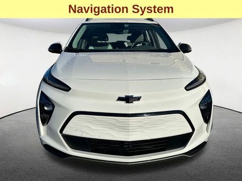 Used 2023 Chevrolet Bolt EUV Premier w/ Sun & Sound Package image 4