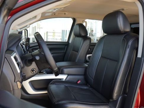 Used 2017 Nissan Titan SL RWD image 22