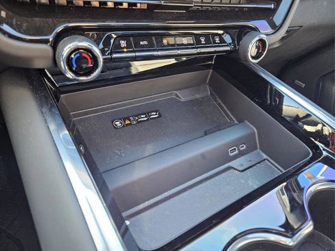 Used 2025 Chevrolet Tahoe RST w/ Comfort Package image 24