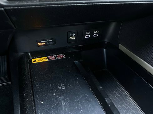 Used 2025 Toyota Camry LE image 24