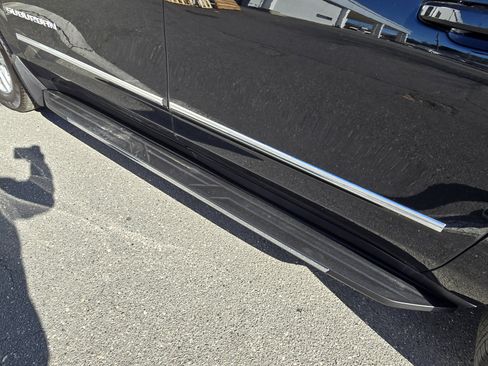 Used 2023 Chevrolet Suburban LT w/ Luxury Package image 13