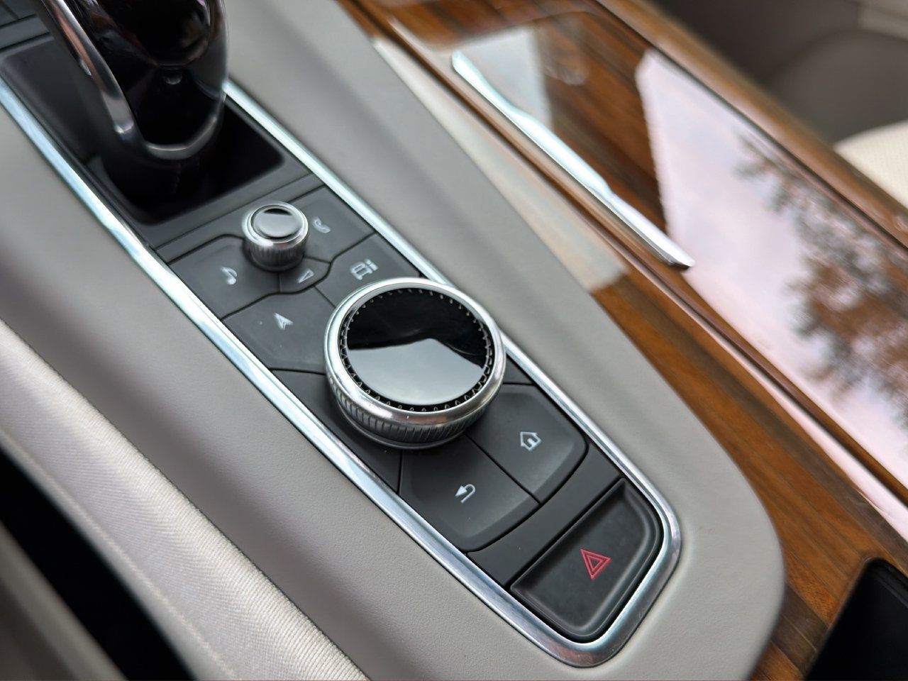 Used 2024 Cadillac Escalade Sport Platinum AWD/4WD image 29