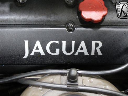 Used 2001 Jaguar XK8 Convertible image 27