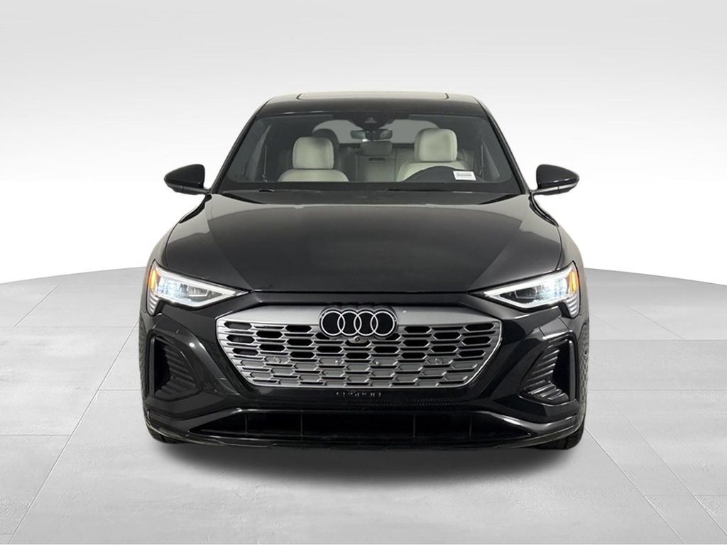 Used 2024 Audi Q8 e-tron Premium Plus w/ Premium Plus Package AWD/4WD image 12