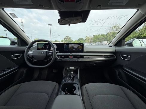 Certified 2025 Kia K4 FWD image 29