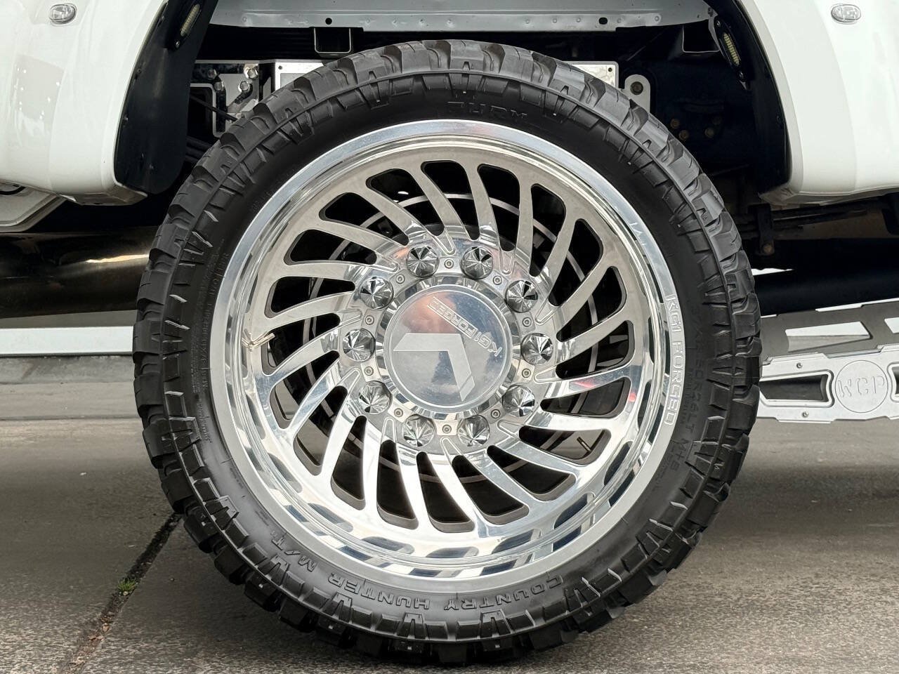 Used 2022 Ford F450 Platinum w/ FX4 Off-Road Package AWD/4WD image 13