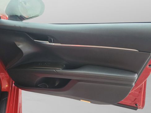 Used 2022 Toyota Camry XSE image 13