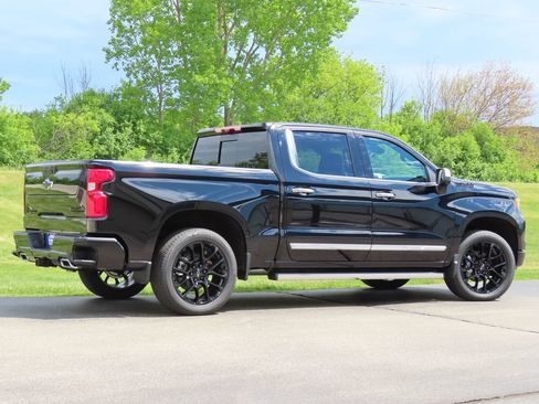 New 2026 Chevrolet Silverado 1500 High Country AWD/4WD image 3