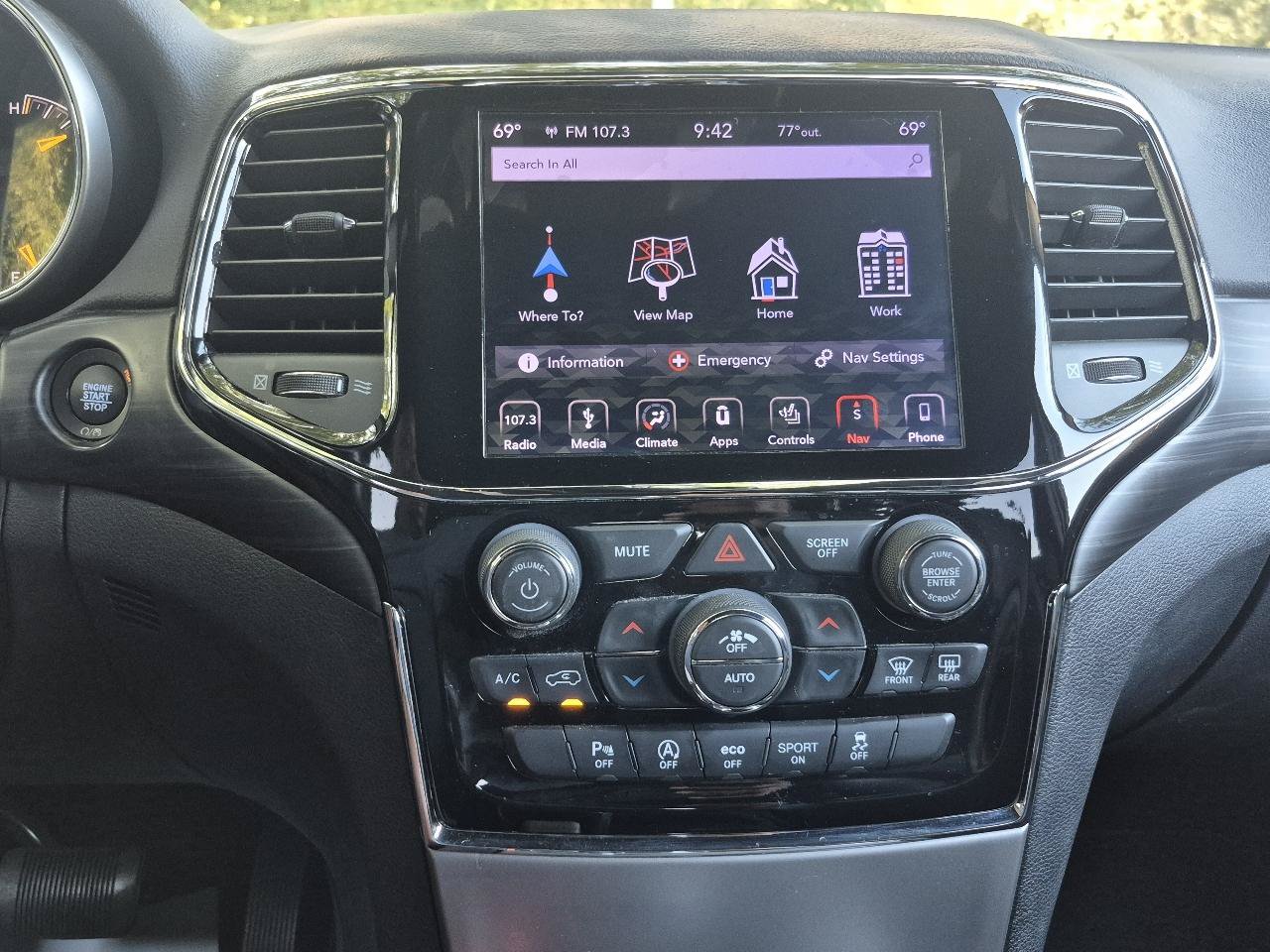Used 2019 Jeep Grand Cherokee Laredo w/ Laredo X Package RWD image 23