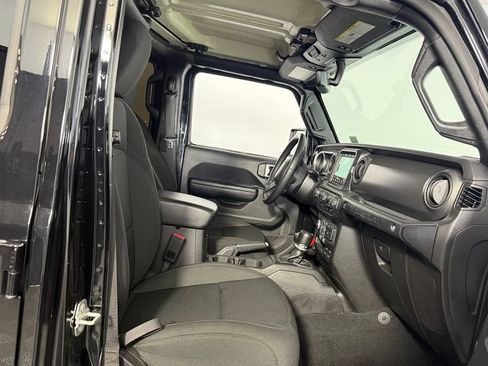 Used 2023 Jeep Wrangler Unlimited AWD/4WD image 31