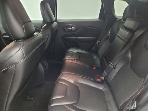Used 2019 Jeep Cherokee Trailhawk w/ Cold Weather Group AWD/4WD image 18