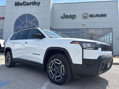 New 2026 Jeep Cherokee Laredo AWD/4WD image 1