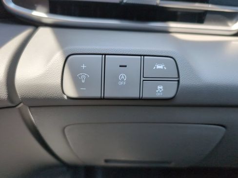 Used 2021 Hyundai Elantra SE FWD image 12