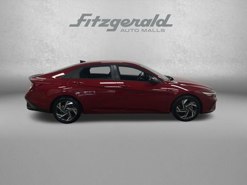 Used 2025 Hyundai Elantra Sport FWD image 9