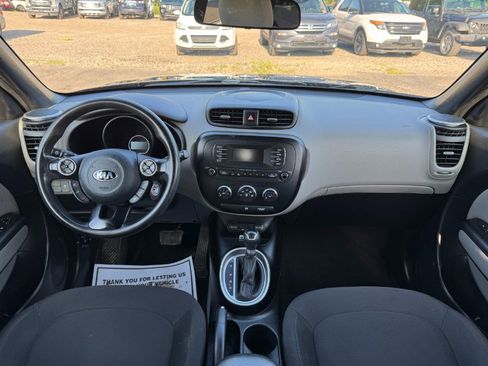 Used 2014 Kia Soul FWD image 21