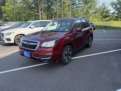 Used 2018 Subaru Forester 2.5i Premium w/ All-Weather Package image 2