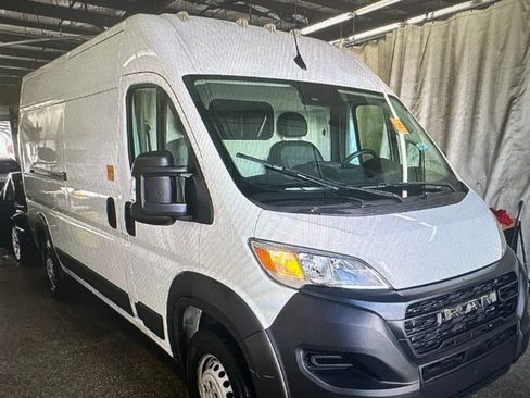 Used 2025 RAM ProMaster 2500 FWD image 4