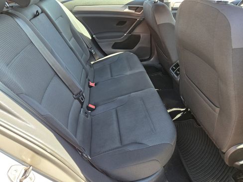 Used 2016 Volkswagen Golf S image 11