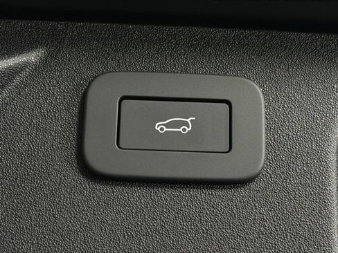 Used 2025 Land Rover Discovery Sport S AWD/4WD image 18