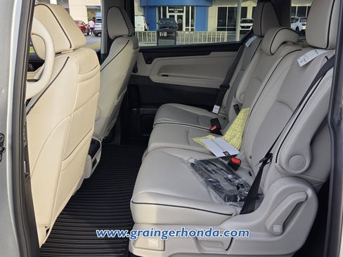 New 2026 Honda Odyssey Touring image 8