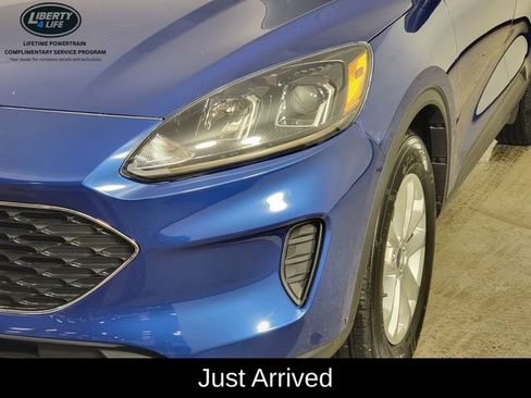 Used 2022 Ford Escape SE w/ Cold Weather Package FWD image 9