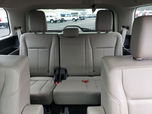 Used 2021 Ford Expedition XLT image 33