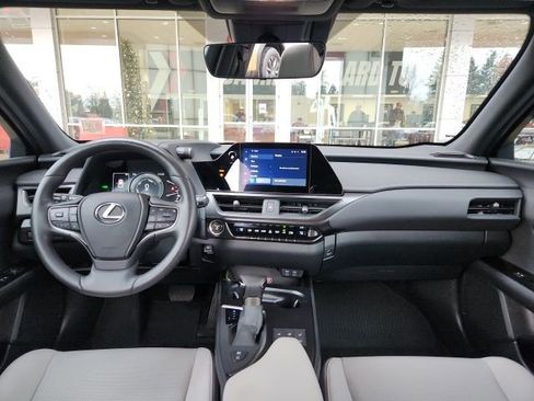Used 2024 Lexus UX 250h F Sport image 18