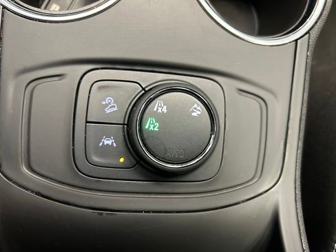 Used 2024 GMC Terrain SLE image 16