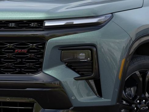 New 2027 Chevrolet Traverse RS w/ LPO, Floor Liner Package FWD image 10