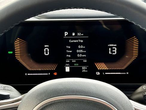 New 2026 Kia Carnival EX FWD image 32