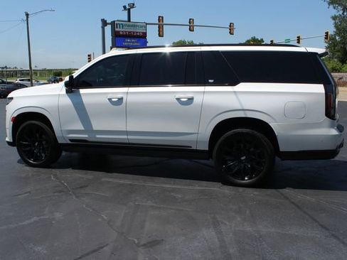 Used 2022 Cadillac Escalade ESV Sport Platinum w/ LPO, ONYX Package image 8