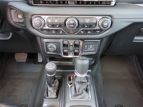 New 2025 Jeep Gladiator Sport w/ Premium Package image 19