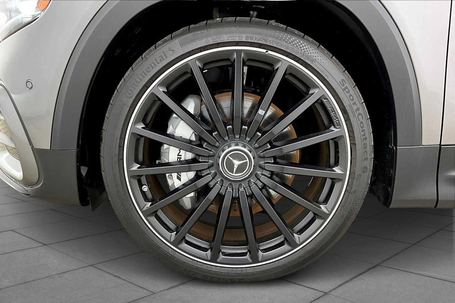 Certified 2025 Mercedes-Benz GLB 35 AMG 4MATIC image 11
