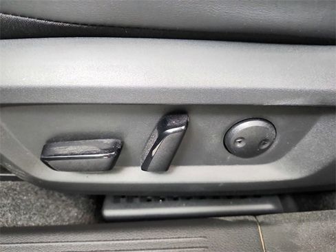 Used 2024 Nissan Rogue SV w/ SV Premium Package image 20