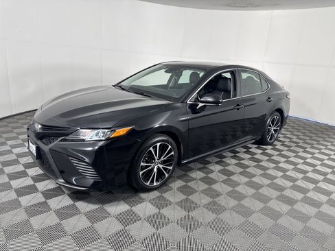 Used 2019 Toyota Camry SE image 8