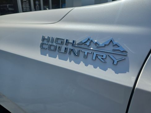 Used 2023 Chevrolet Tahoe High Country w/ Premium Package AWD/4WD image 33