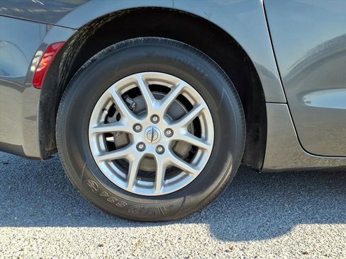 Used 2023 Chrysler Voyager LX image 25