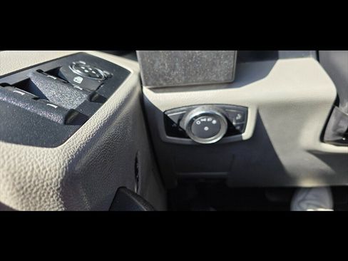 Used 2018 Ford F250 XL w/ Power Equipment Group AWD/4WD image 20