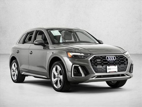 Used 2023 Audi Q5 2.0T Premium Plus w/ Premium Plus Package AWD/4WD image 3