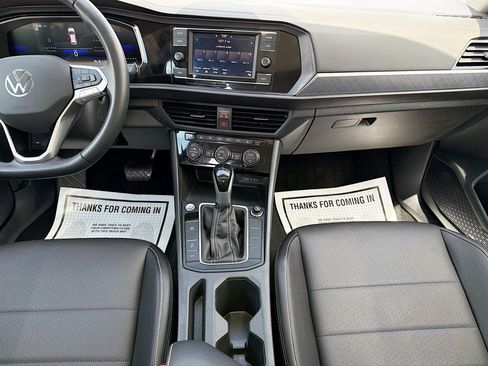 Used 2023 Volkswagen Jetta SE FWD image 18