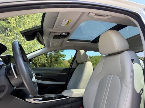 Used 2022 Hyundai Sonata Limited image 22