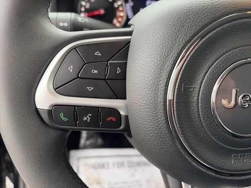 Used 2019 Jeep Renegade Latitude w/ Popular Equipment Group image 22