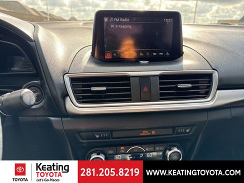 Used 2018 MAZDA MAZDA3 Touring image 21